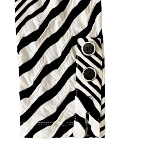 Chico's Travelers Black & White Striped Jacket Sz 1 (M/8) 88L - Picture 6 of 9